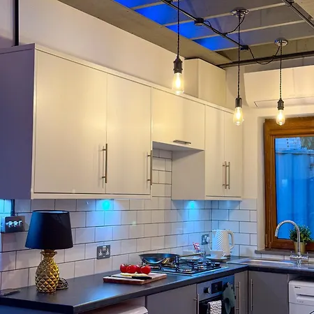 Unique Studio Apartment With Private Garden London Exterior photo